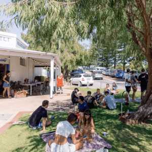 dog friendly cafes daisies cottesloe beach